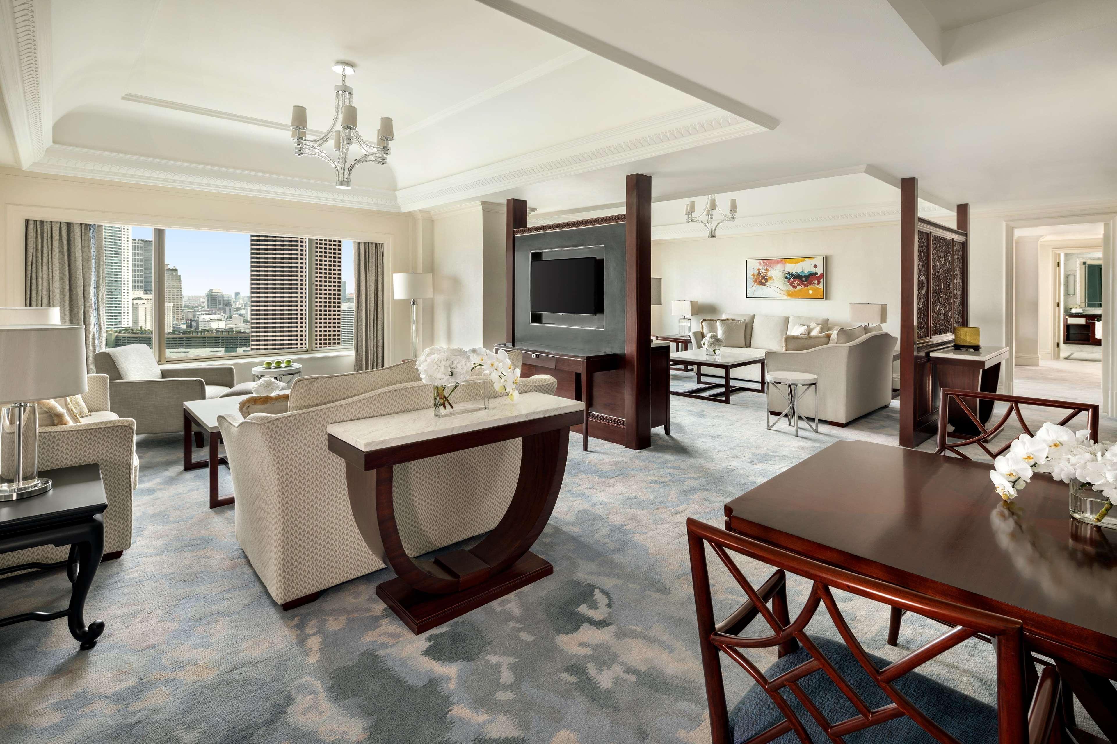 Shangri-la Hotel 5*